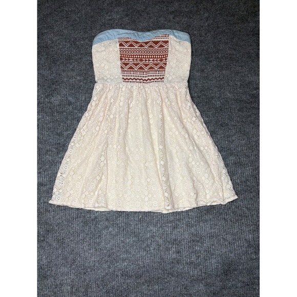 Flying Tomato Dresses & Skirts - Anthro Flying Tomato Boho Lace Strapless MiniDress Crochet Coquette Cottagecore